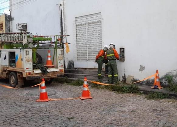 liacoes irregulares estabelecimentos comerciais.jpg